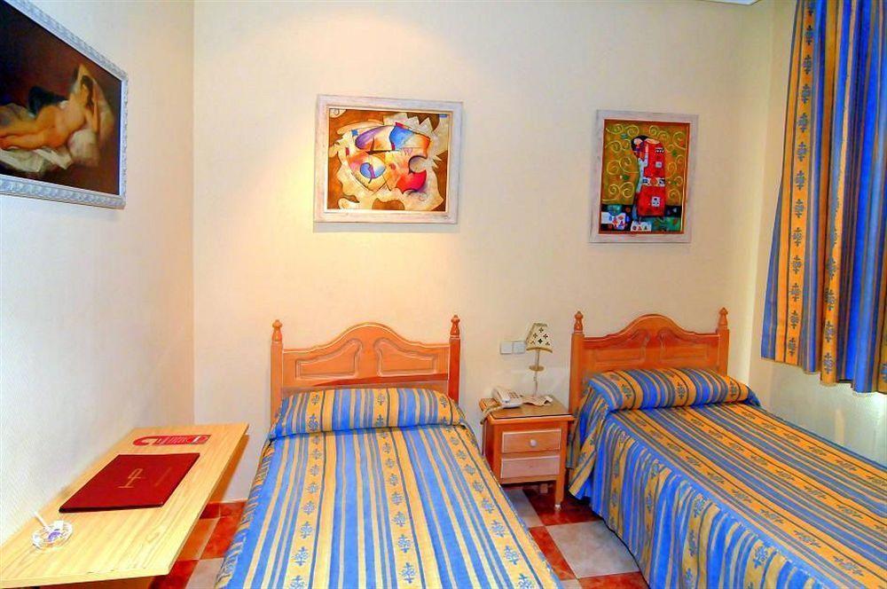 Ch Plaza D'Ort Rooms IV Madryt Zewnętrze zdjęcie