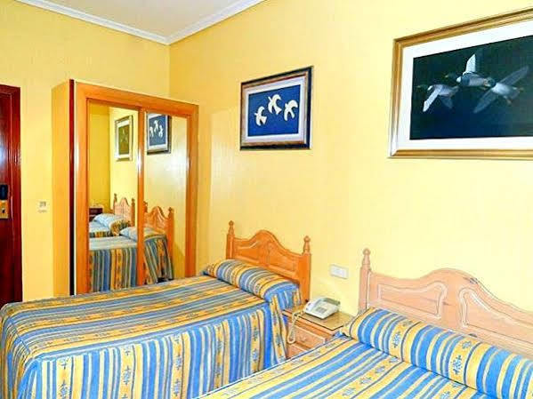 Ch Plaza D'Ort Rooms IV Madryt Zewnętrze zdjęcie