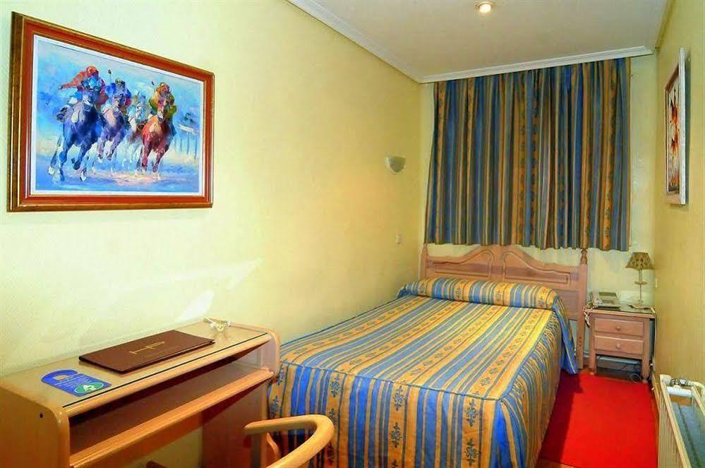 Ch Plaza D'Ort Rooms IV Madryt Zewnętrze zdjęcie